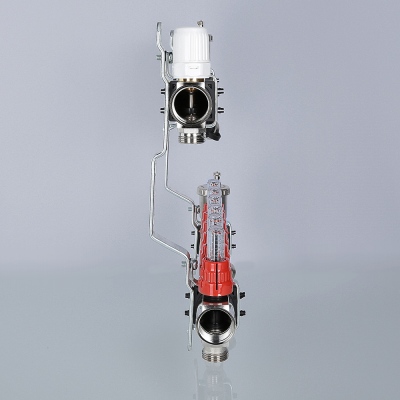 Коллекторный блок латунный с термостатическими клапанами и расходомерами